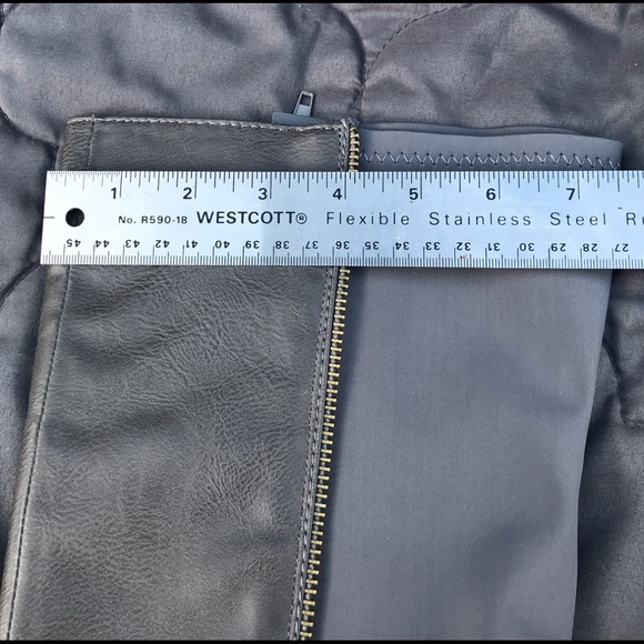 ☑️ NEW GREY BOOTS ☑️ - Picture 3 of 7